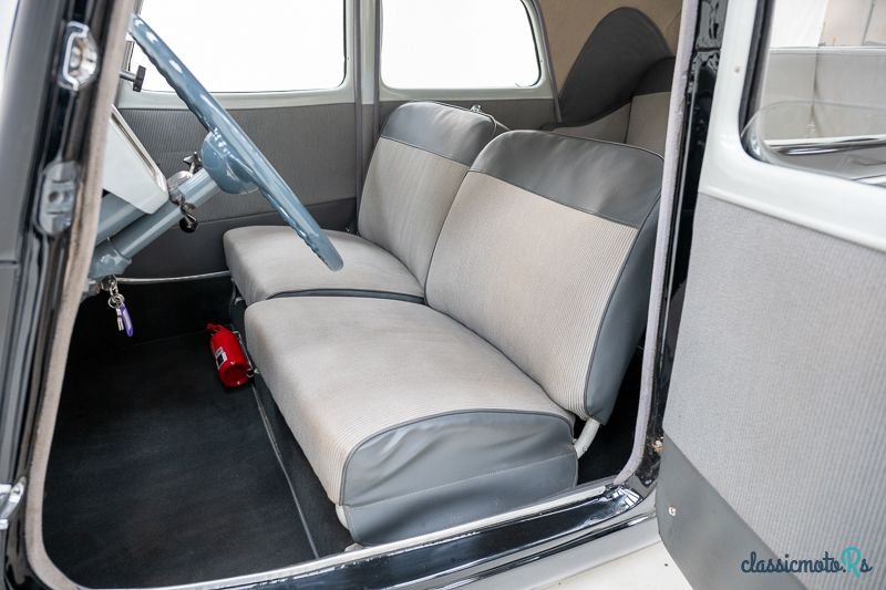 1955' Citroen Traction Avant 11 B '55 CH06945 photo #4