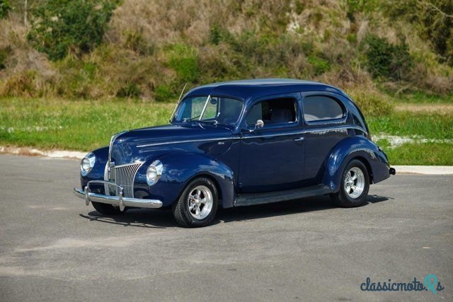 1940' Ford photo #1