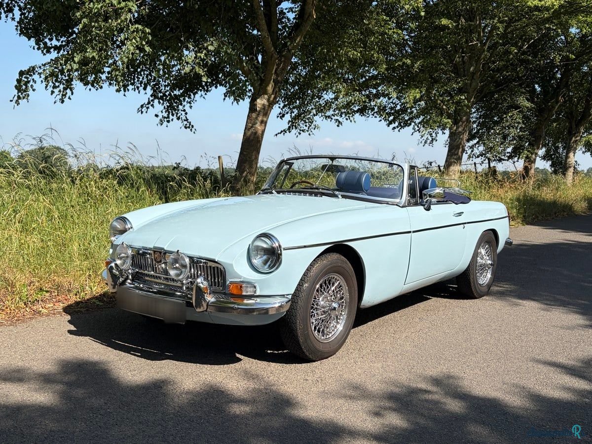 1970' MG MGB photo #3