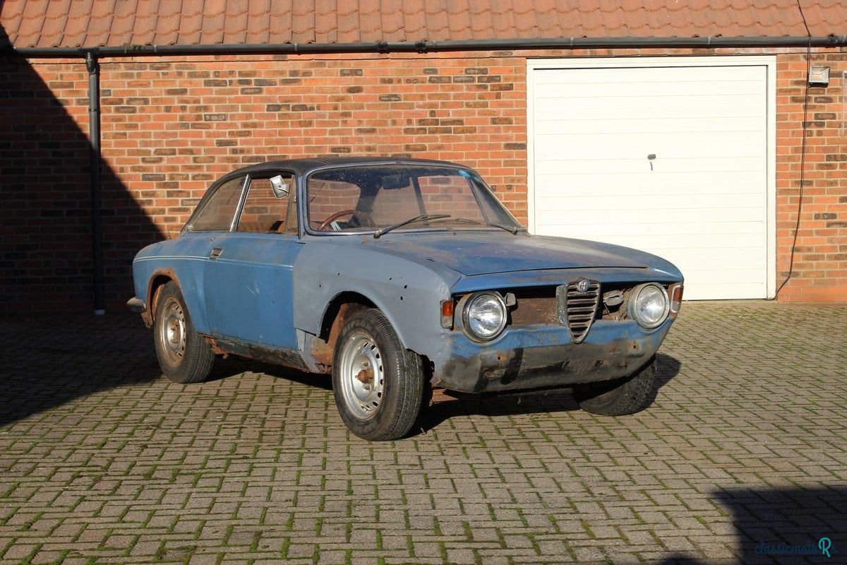 1968' Alfa Romeo GT photo #2