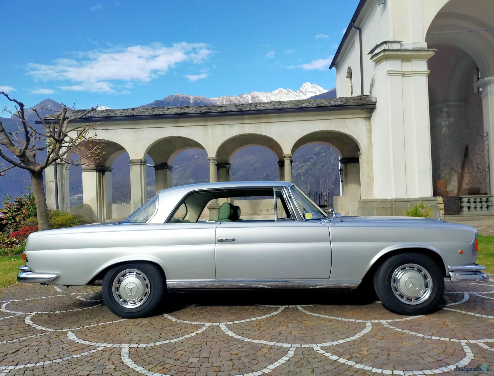 1963' Mercedes-Benz 220 photo #2
