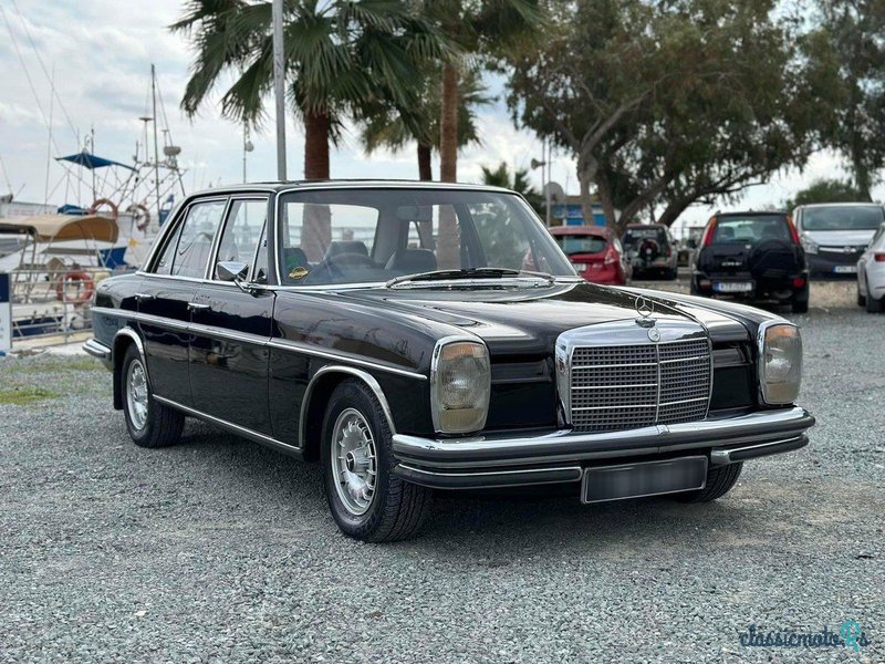 1971' Mercedes-Benz 888 photo #2