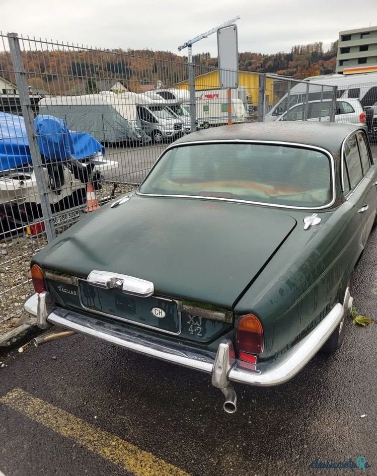 1977' Jaguar XJ photo #1
