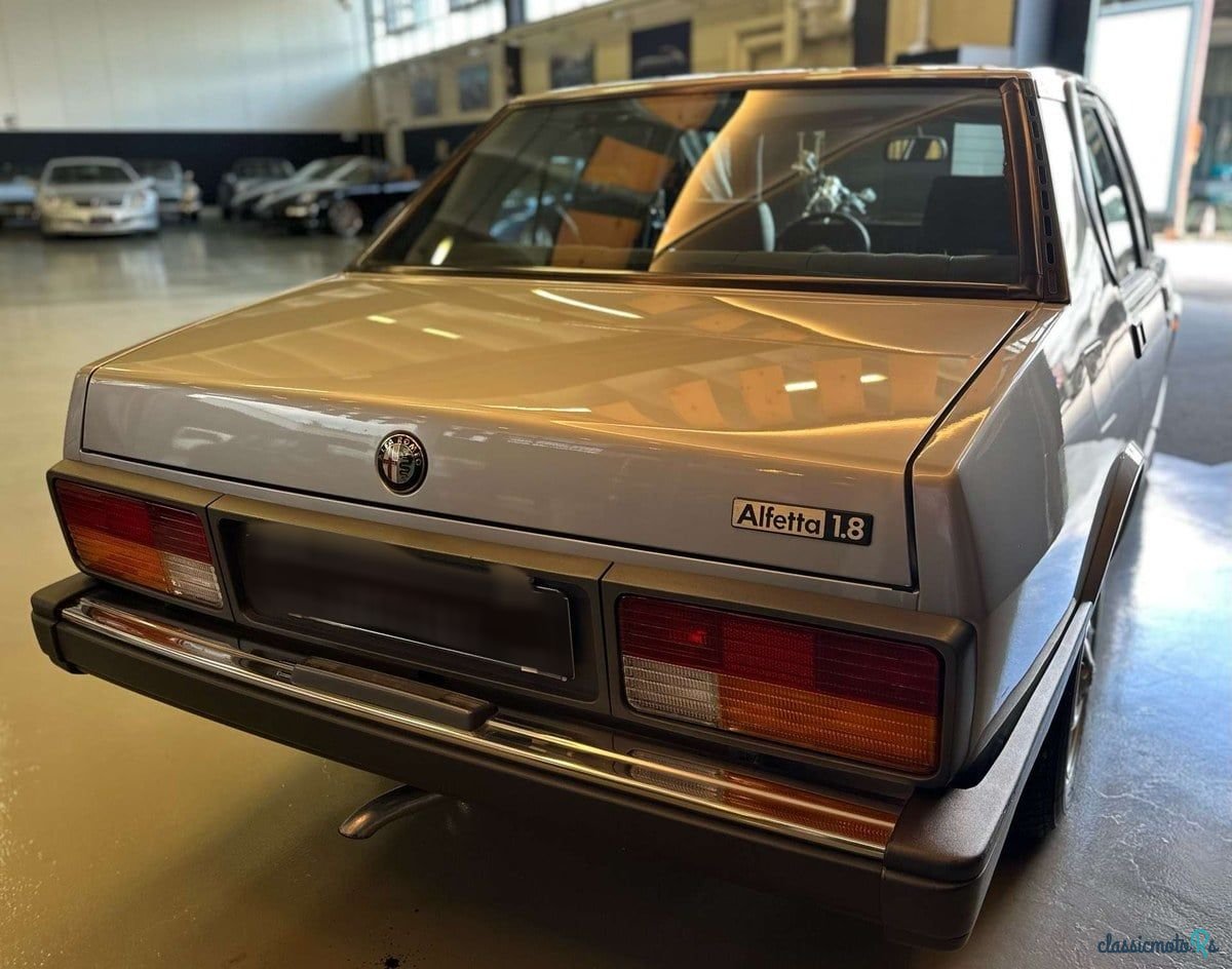 1984' Alfa Romeo Alfetta photo #6