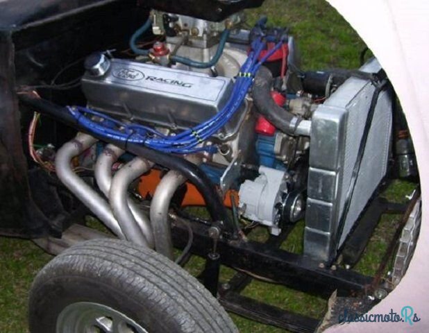 1942' Ford Deluxe photo #4