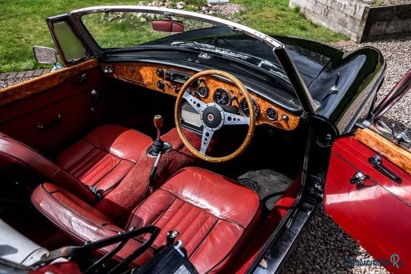 1964' MG MGB photo #2