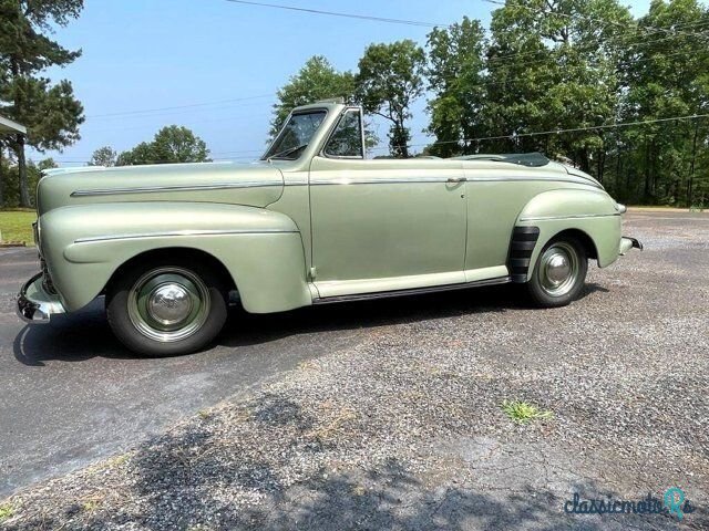 1946' Ford Super Deluxe photo #2