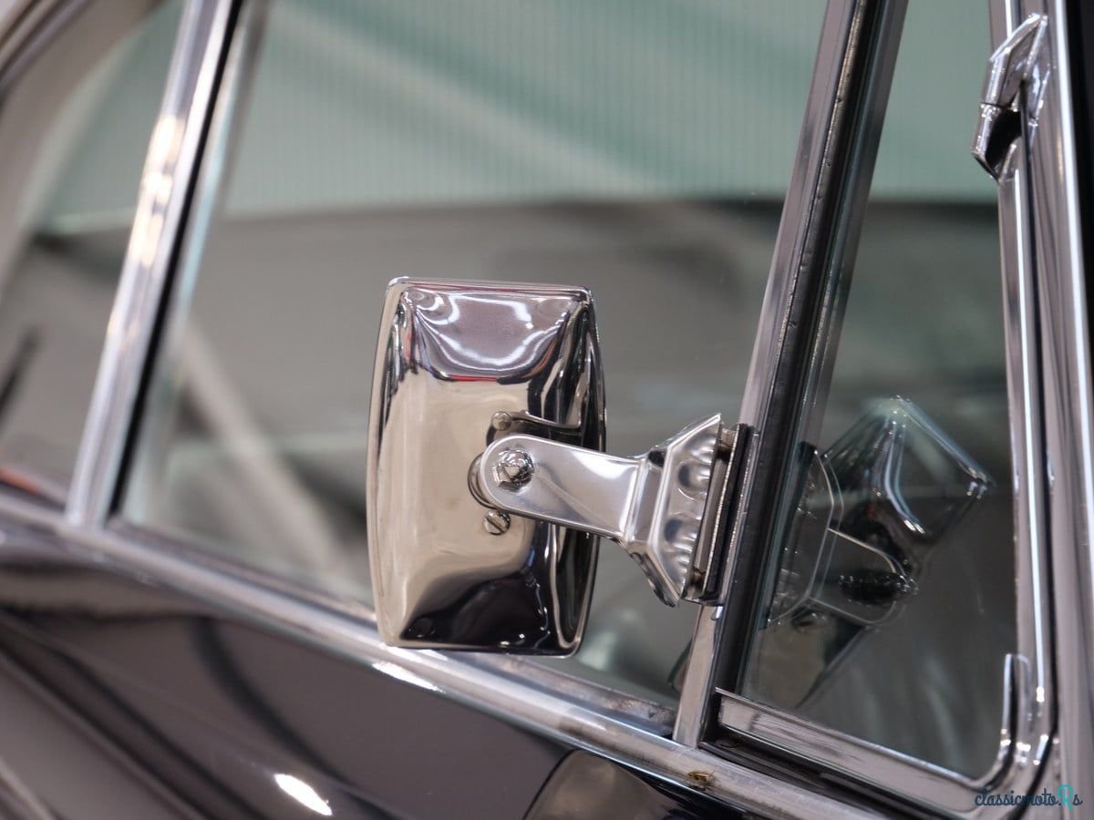 1970' Aston Martin DB6 photo #6