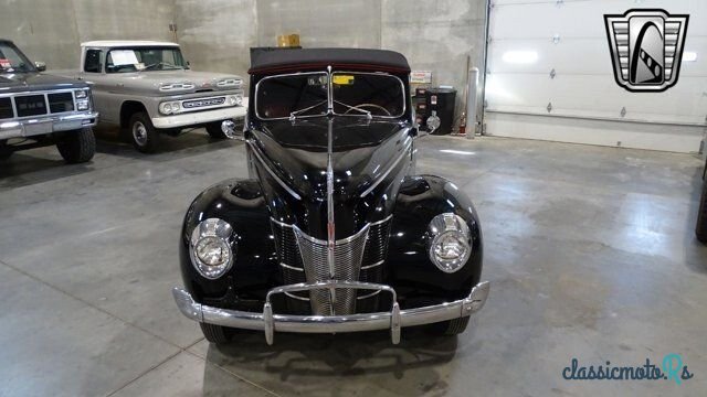 1940' Ford Deluxe photo #4