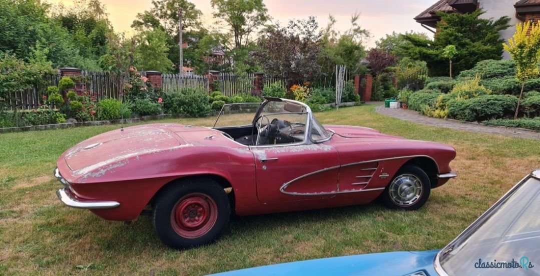 1961' Chevrolet Corvette photo #2