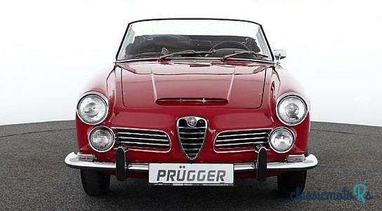 1963' Alfa Romeo Spider photo #2