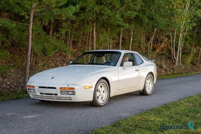 1986' Porsche 944 photo #5