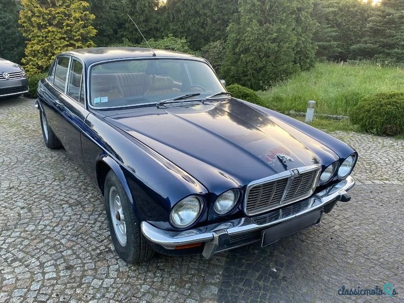 1977' Jaguar XJ photo #1