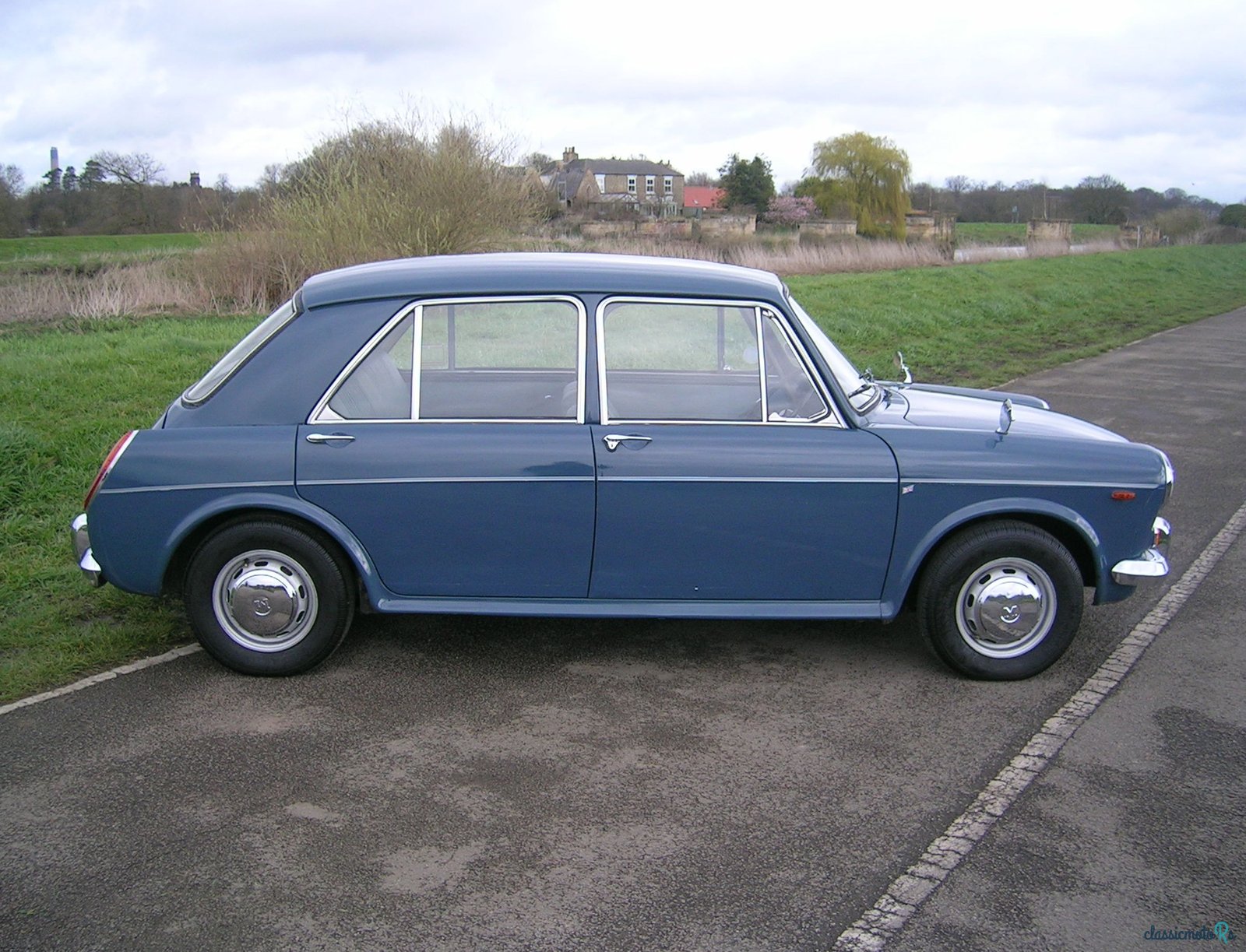 1968' Morris Eight photo #4