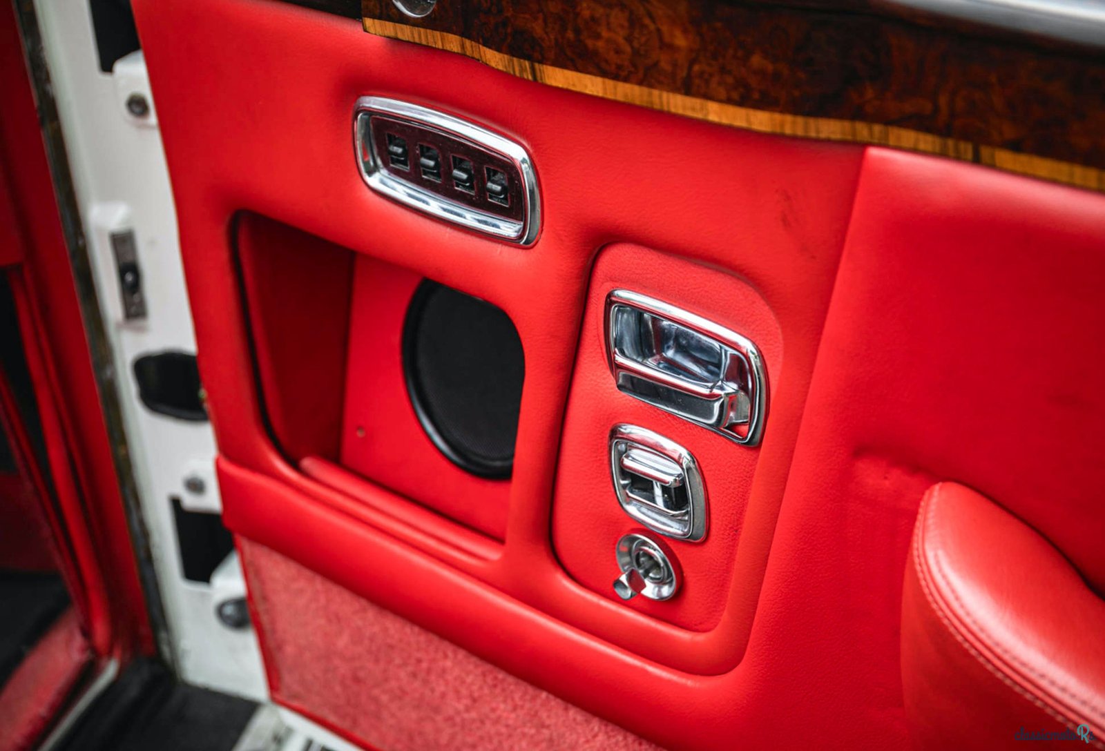 1980' Rolls-Royce Corniche photo #5