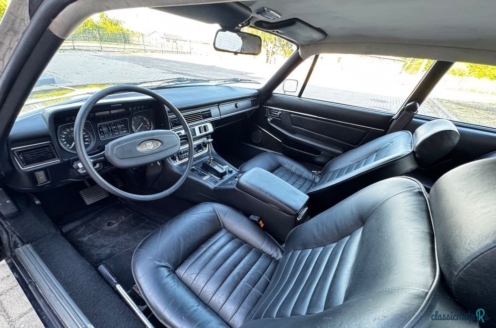 1976' Jaguar XJS photo #5