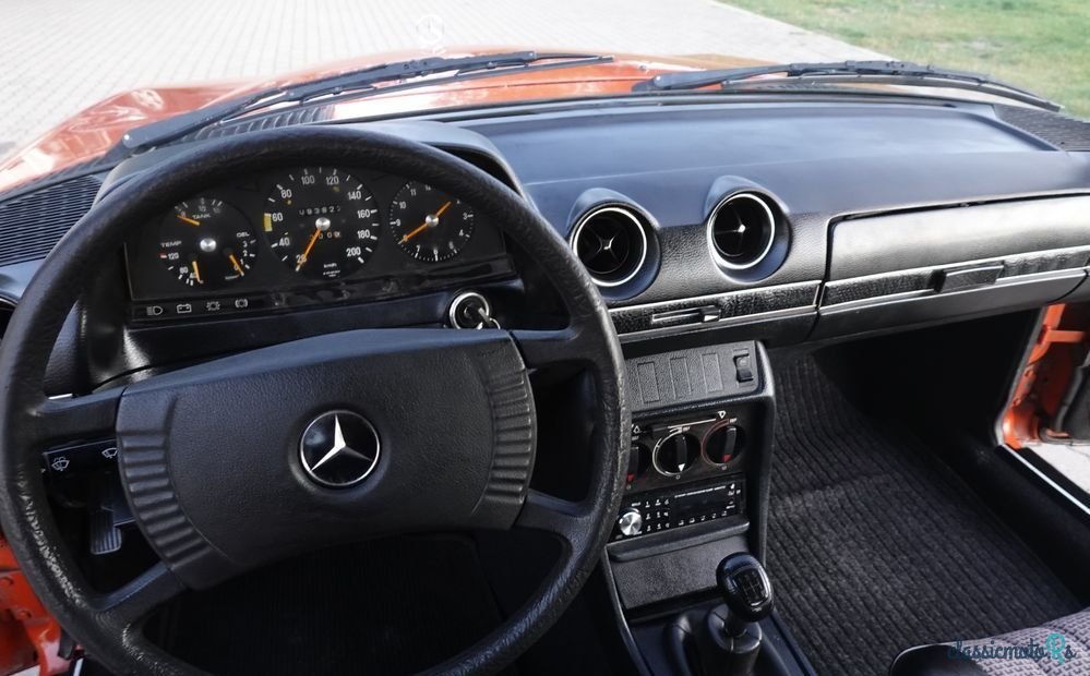 1977' Mercedes-Benz W123 photo #6