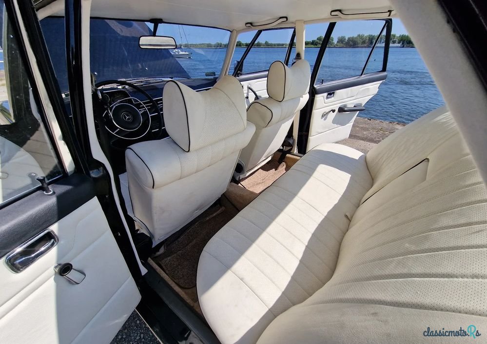 1971' Mercedes-Benz W115 photo #3