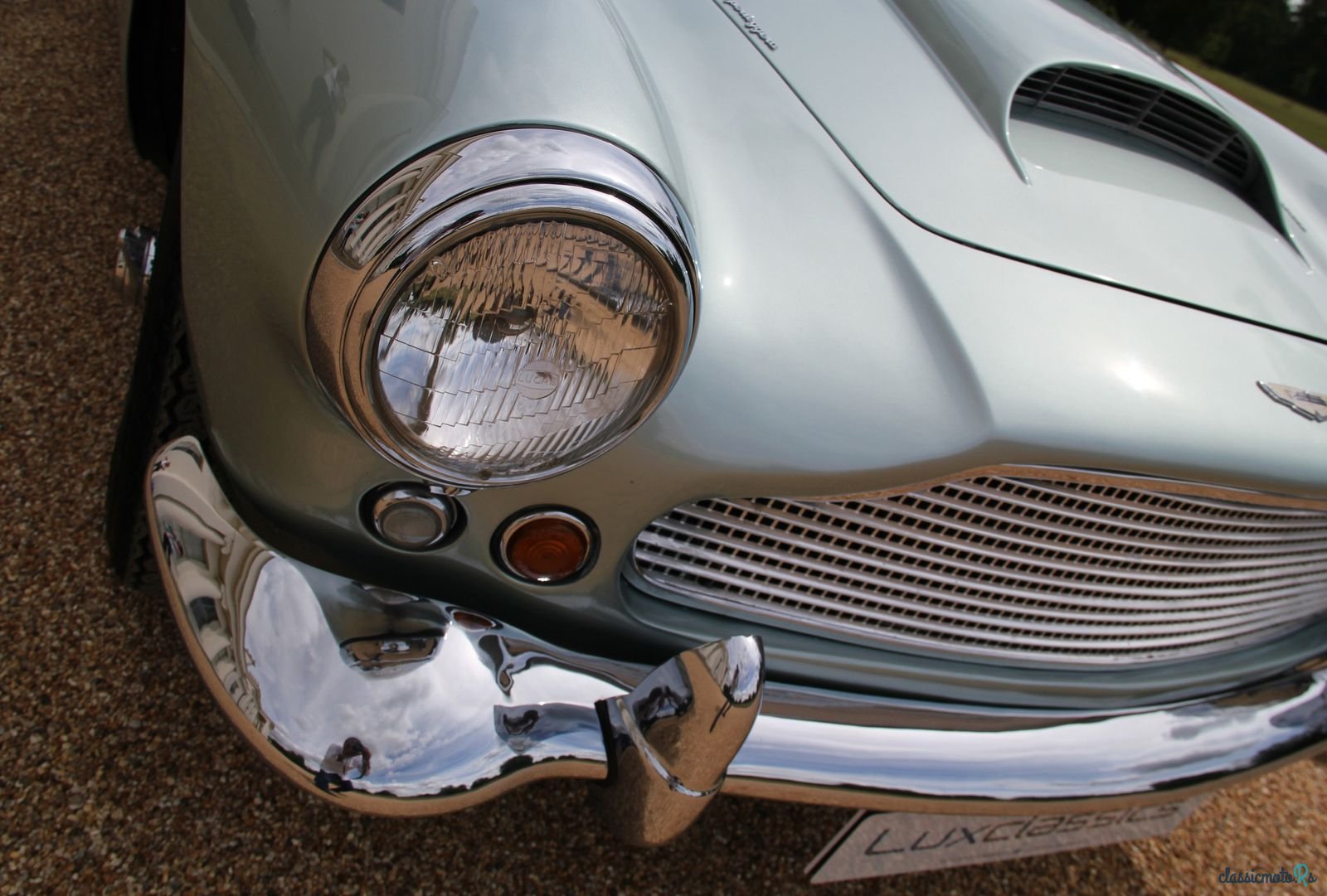 1959' Aston Martin DB4 photo #3