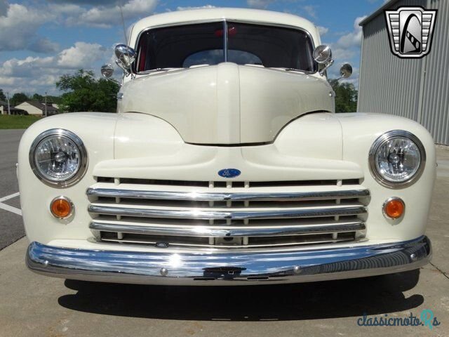 1948' Ford Deluxe photo #2