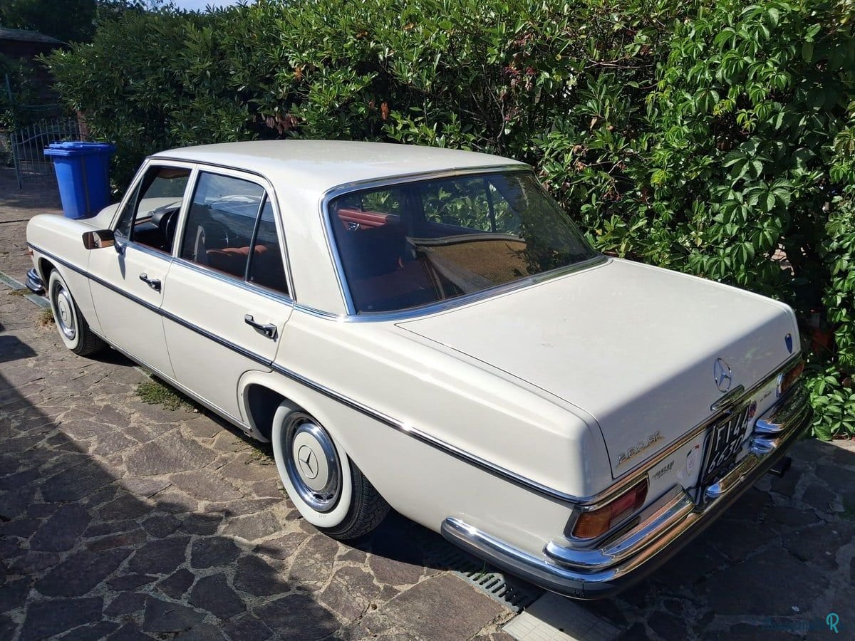 1968' Mercedes-Benz 280 photo #2