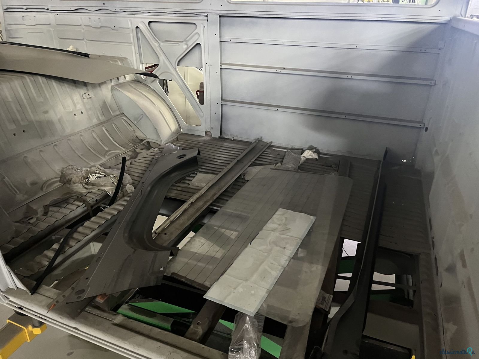 1975' Volkswagen Camper photo #5