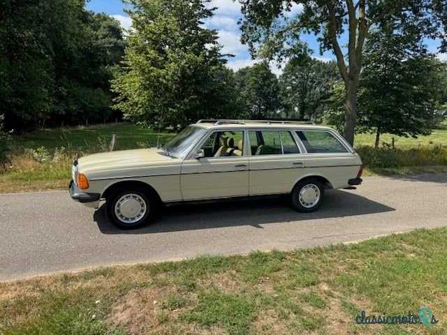 1982' Mercedes-Benz 300 photo #1