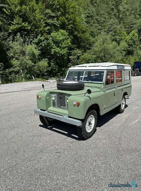 1966' Land Rover Defender 109 photo #3