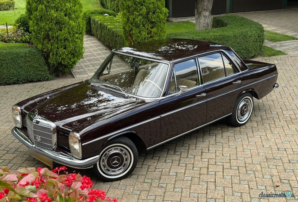 1969' Mercedes-Benz W115 200E photo #4