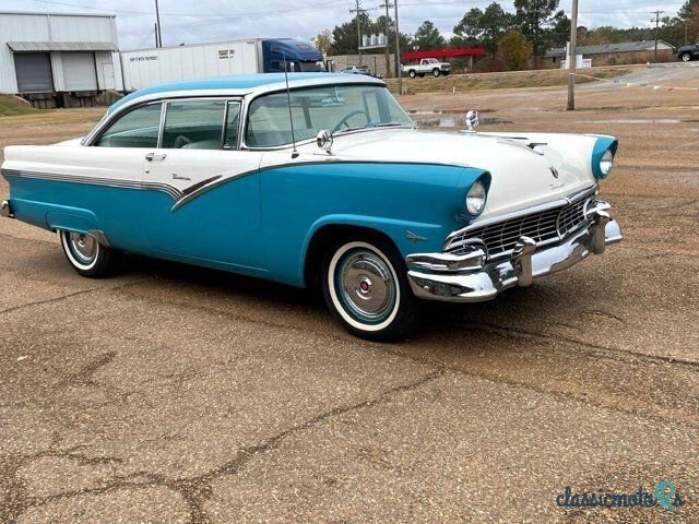 1956' Ford Fairlane photo #1