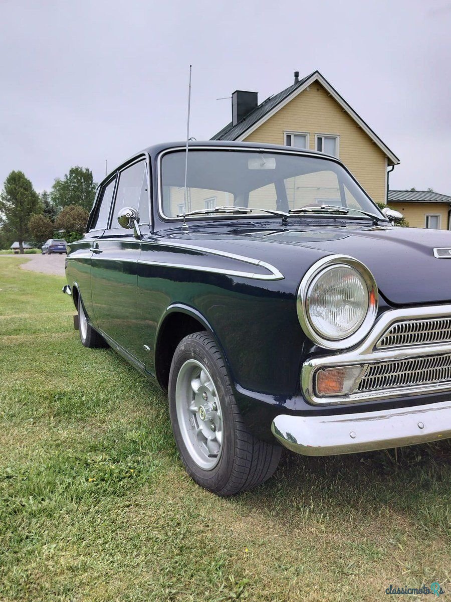 1966' Ford Cortina photo #2