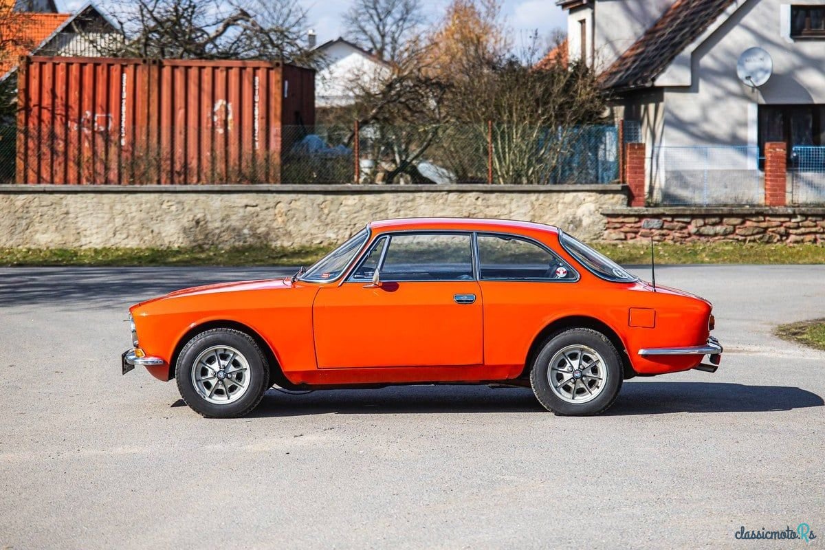 1971' Alfa Romeo GT photo #3