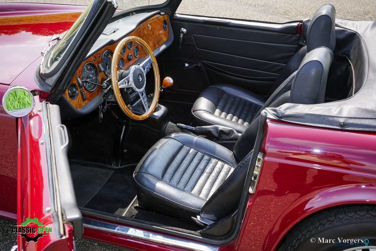 1970' Triumph TR6 photo #5