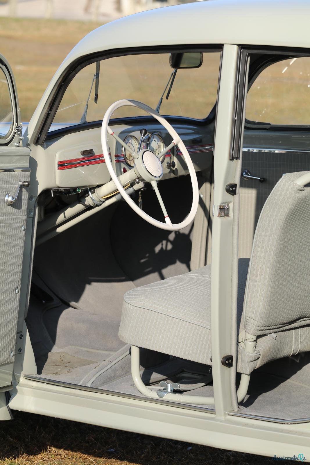 1949' Moskvitch 400 photo #6