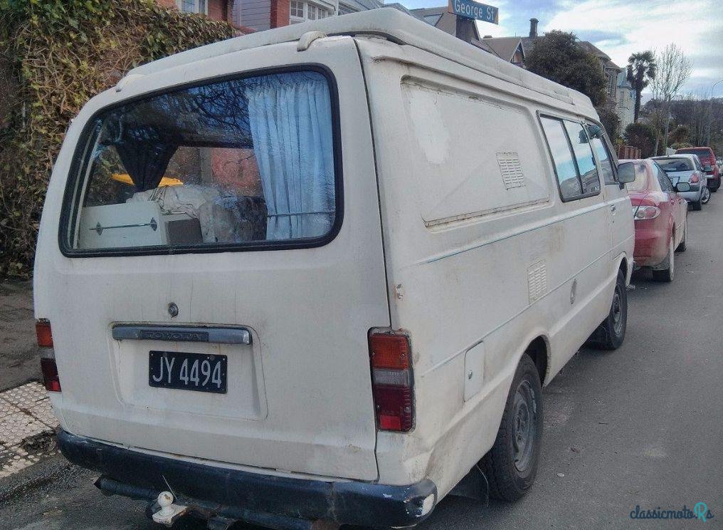 1977' Toyota Hiace photo #4