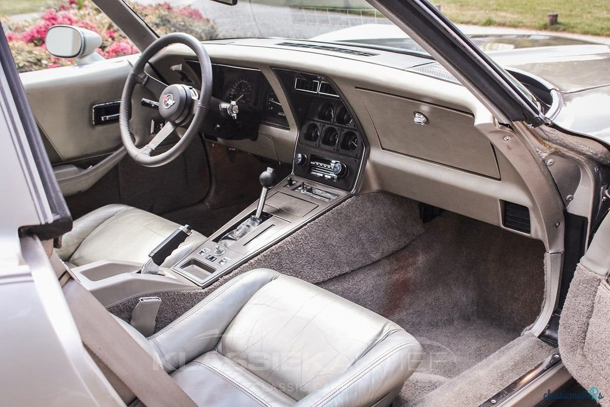 1982' Chevrolet Corvette photo #4