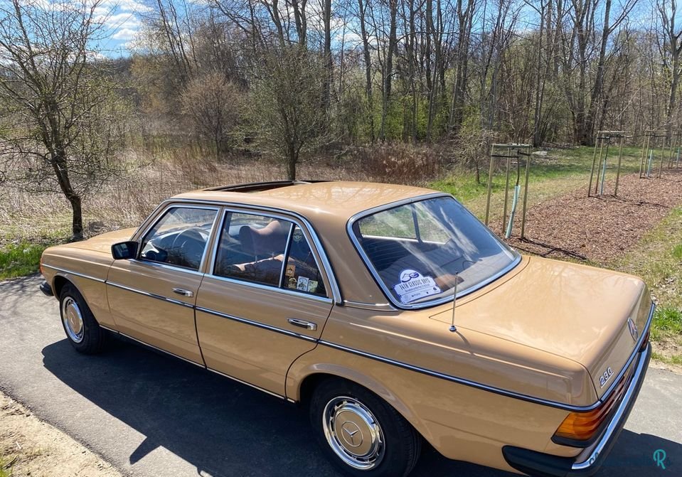 1978' Mercedes-Benz W123 photo #3