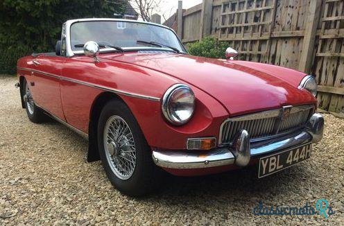1970' MG MGB photo #3