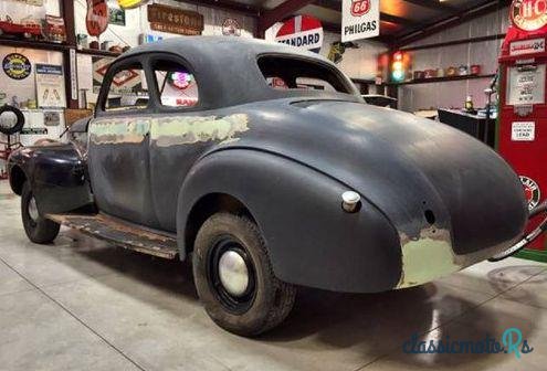 1940' Oldsmobile Custom Cruiser Business Coupe photo #4
