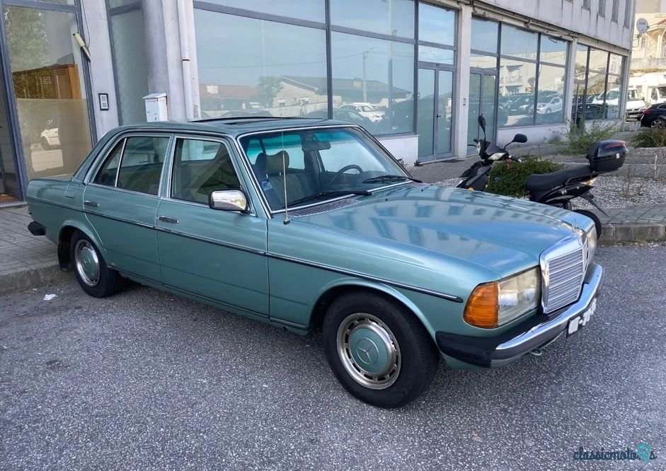 1977' Mercedes-Benz 300 photo #4