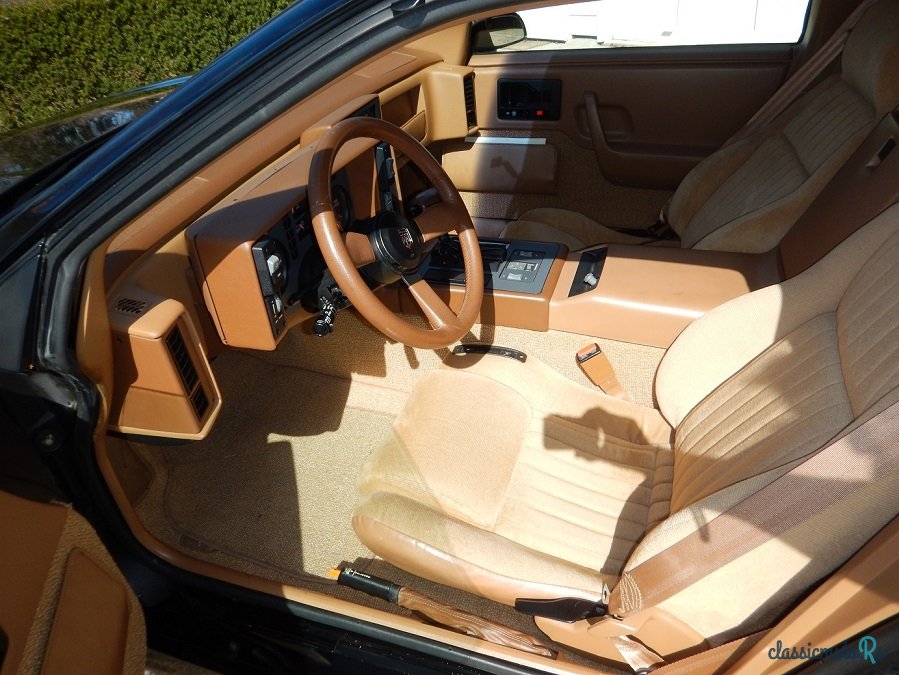 1988' Pontiac Fiero photo #5