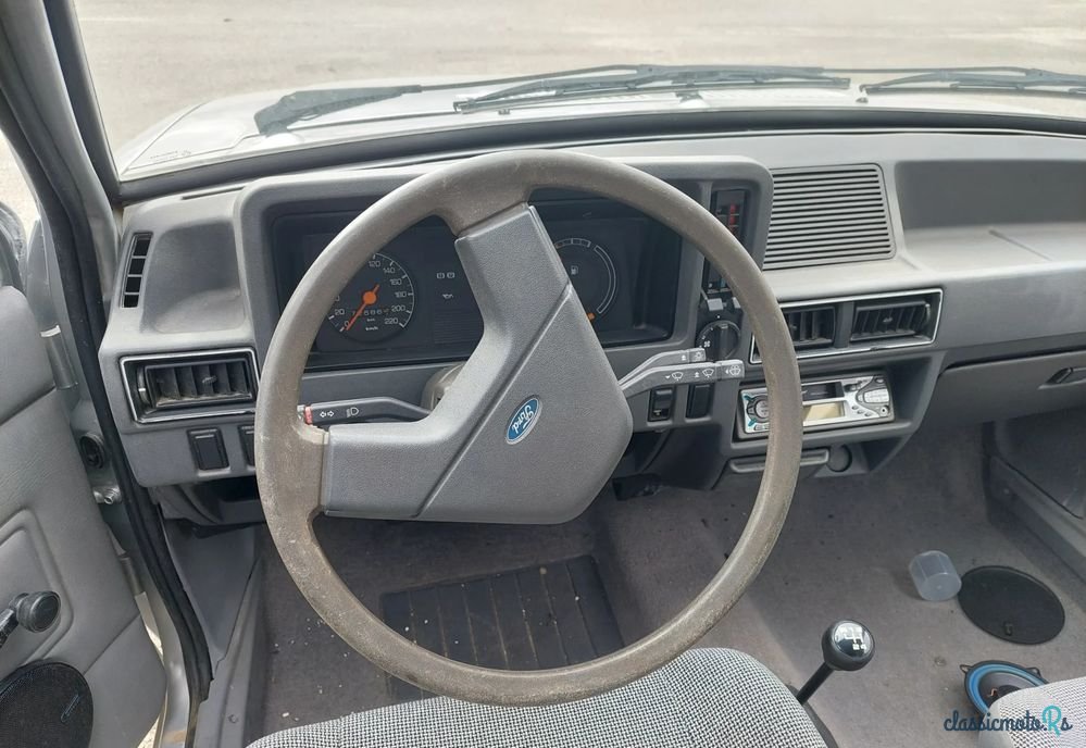 1985' Ford Escort photo #3