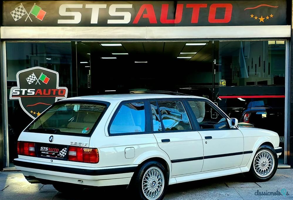 1989' BMW Série 3 Ix Touring photo #3