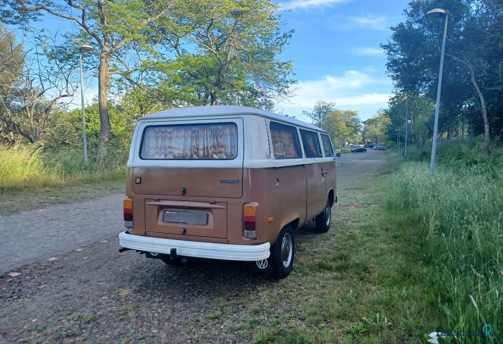 1977' Volkswagen Type 2 photo #3