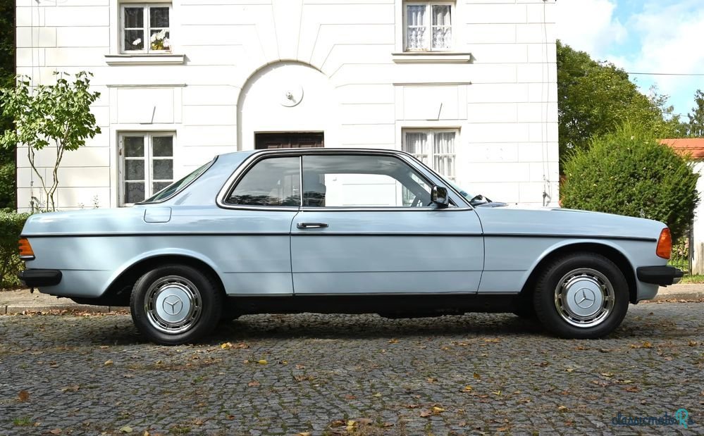 1979' Mercedes-Benz W123 photo #6