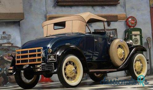 1930' Ford Model A Deluxe Roadster photo #5