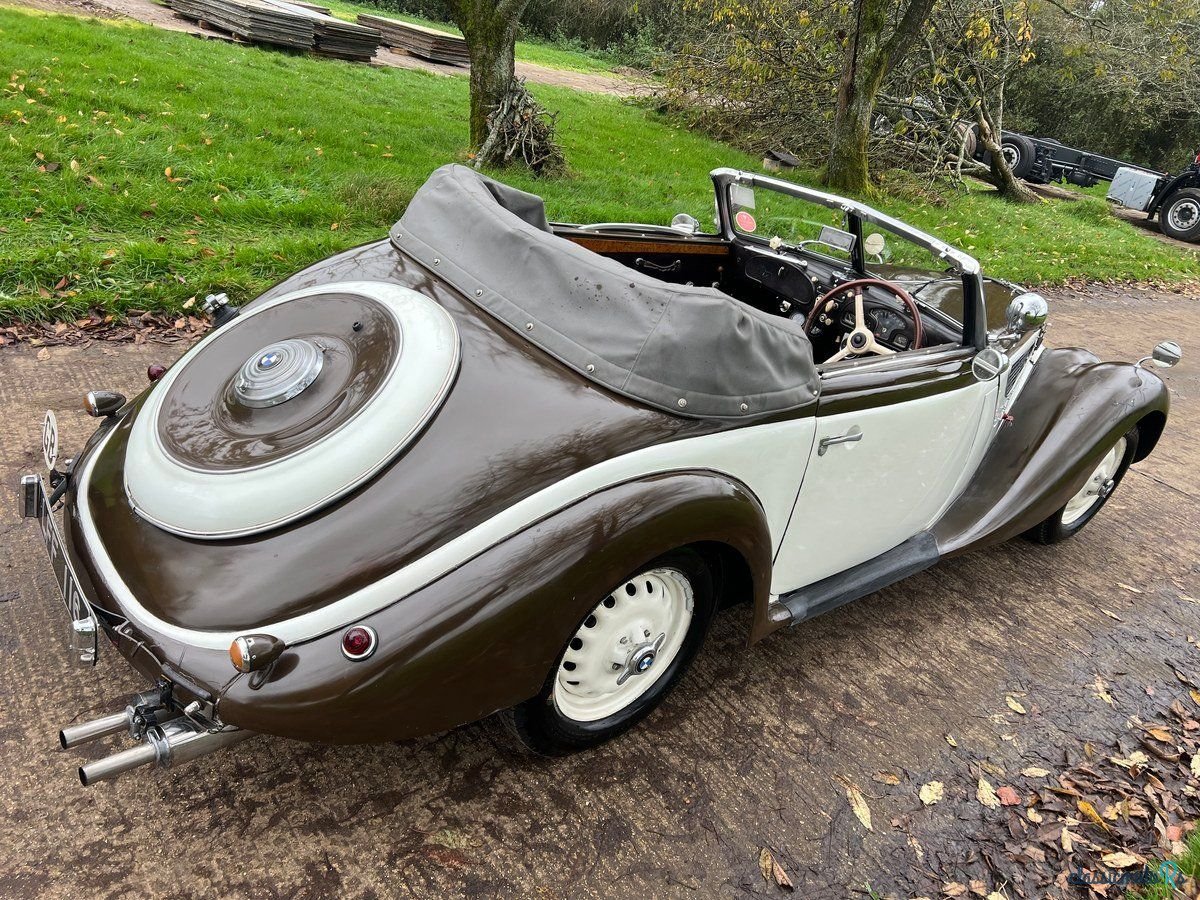 1938' BMW 327 photo #5