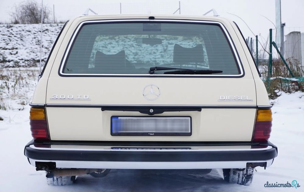 1979' Mercedes-Benz W123 photo #5