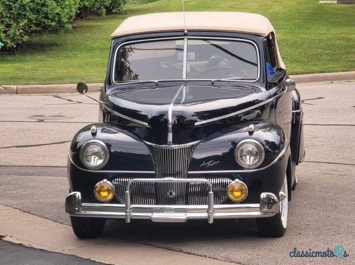 1941' Ford Super Deluxe photo #2