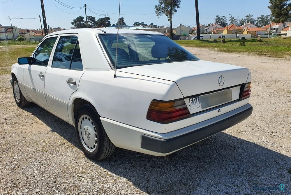 1988' Mercedes-Benz W124 photo #4